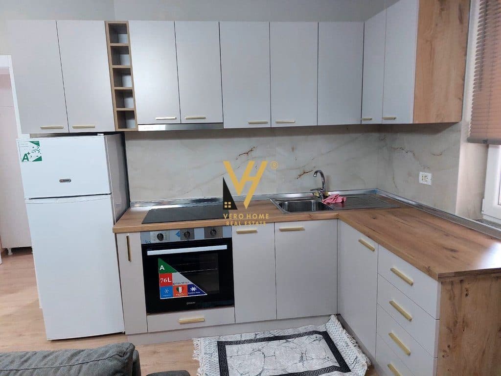 JEPET APARTAMENT 2+1 ME QERA TE 21 DHJETORI 70.000 LEKE 2