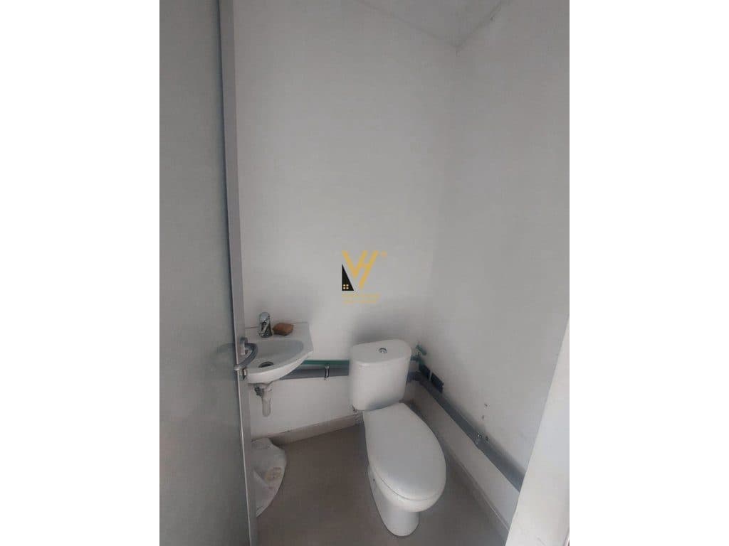JEPET ZYRE 60 M2 ME QERA TE PAZARI I RI 70.000 LEKE 4
