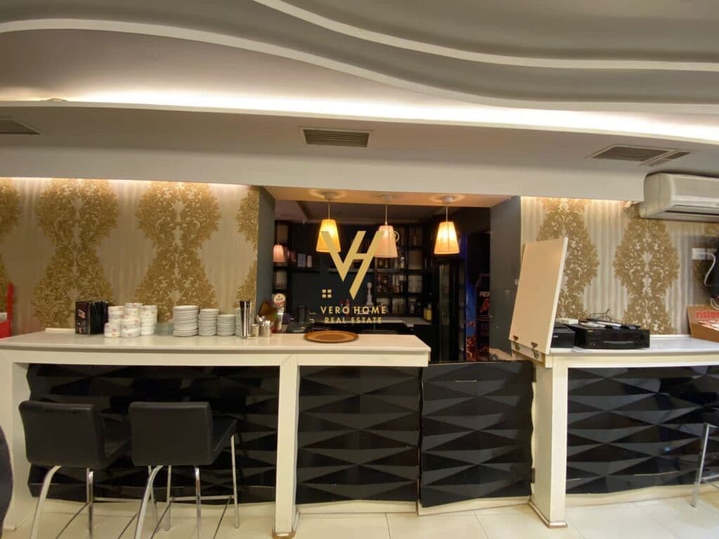 Jepet dyqan me qera te Blloku 120 m2