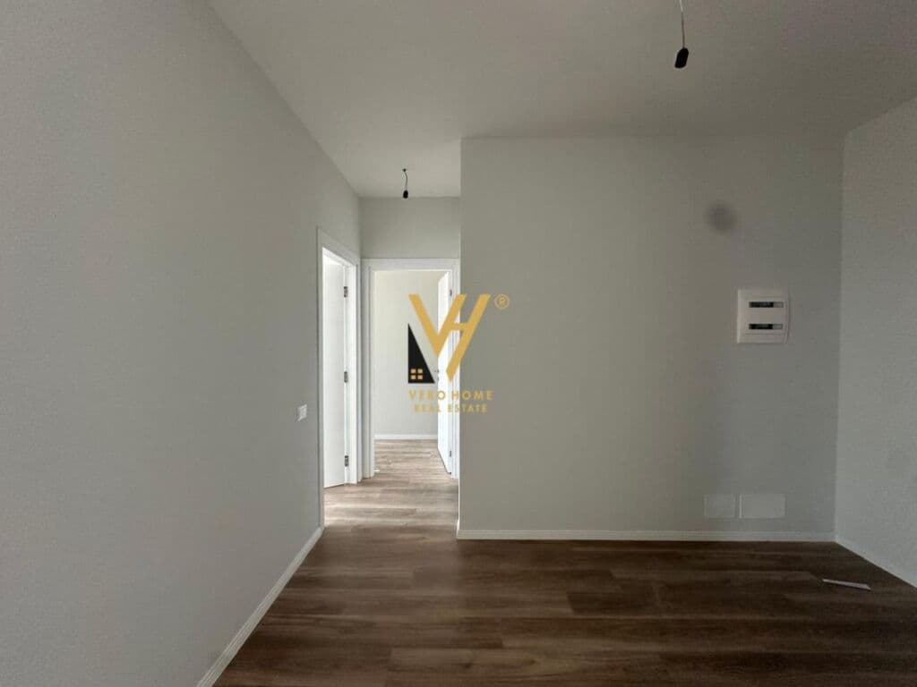Jepet Zyre me qera te Kompleksi Arlis , Rruga e Dibres 90 m2 3
