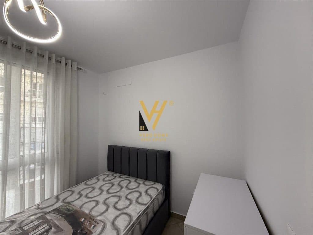 JEPET APARTAMENT 2+1+BLK ME QERA TE RRUGA E BARRIKADAVE 1.000 EURO 3