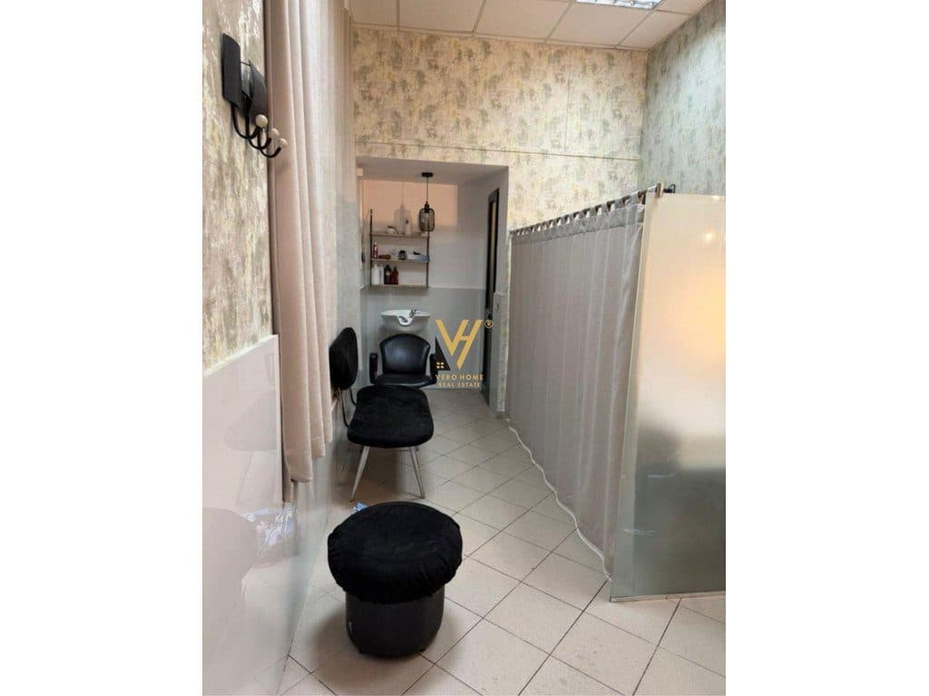 JEPET AMBIENT 16 M2 ME QERA TE 21 DHJETORI 300 EURO