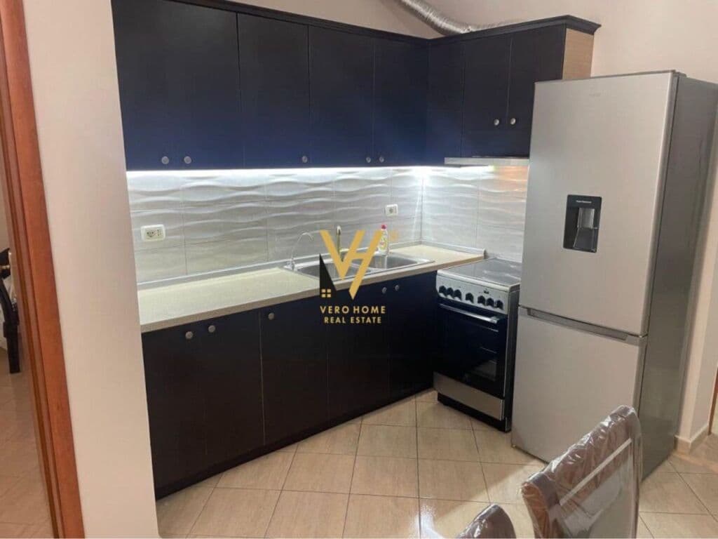 Jepet Apartament 1+1+ballkon me qera te Rruga Isa Boletini 75 m2 2