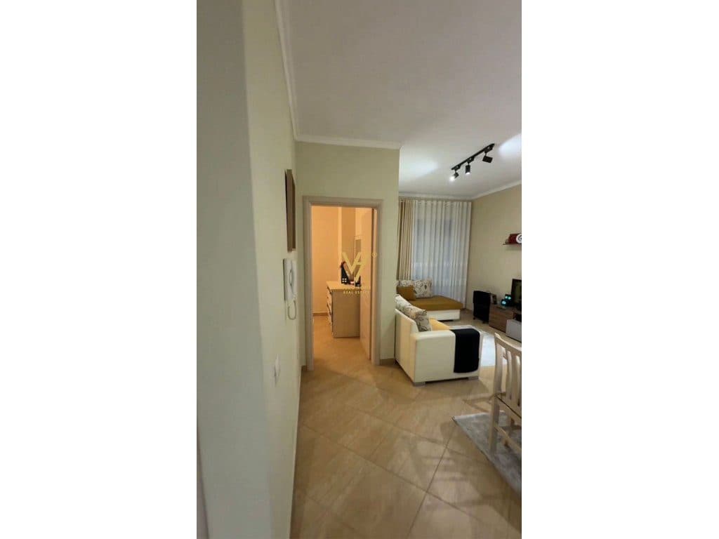 SHITET APARTAMENT 2+1+BLK TE FRESKU
