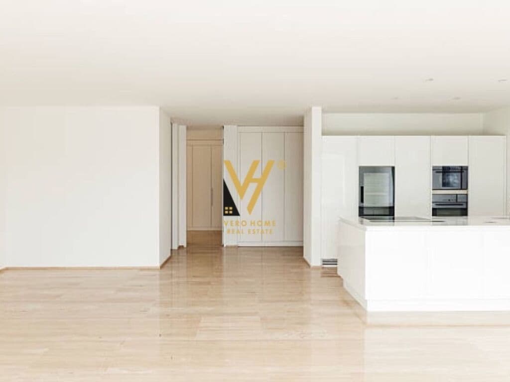 Shitet Apartament 2+1+2+ballkon te Garda , Bllok 120 m2