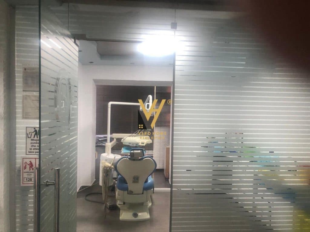 SHITET AMBIENT BIZNESI 70 M2 TE PAZARI I RI 160.000 EURO 1