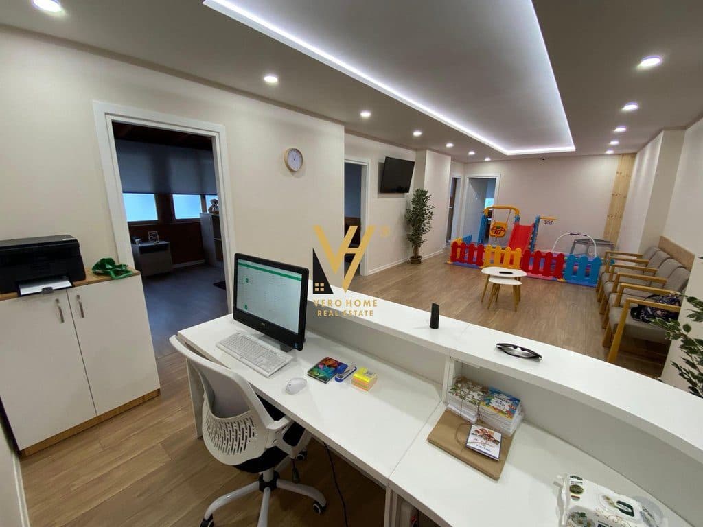 JEPET ZYRE 180 M2 ME QERA TE RRUGA E KAVAJES 1.850 EURO 2