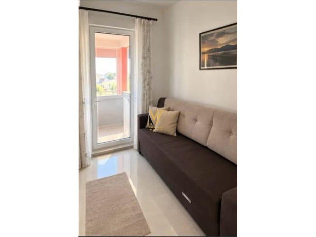 SHITET APARTAMENT 1+1+VERANDE NE FIER 5.400.000 LEKE