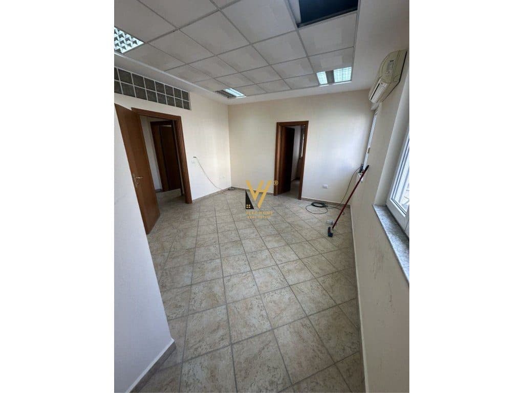 JEPET ZYRE 89 M2 ME QIRA TE 9 KATESHET 1.150 EURO