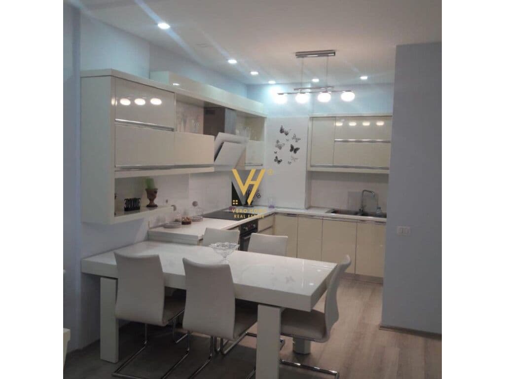 Jepet Apartament 2+1+2+ballkon me qera te Selvia 120 m2