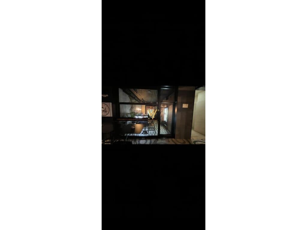 Shitet bar-lounge te Rruga e Kavajes 50 m2 4