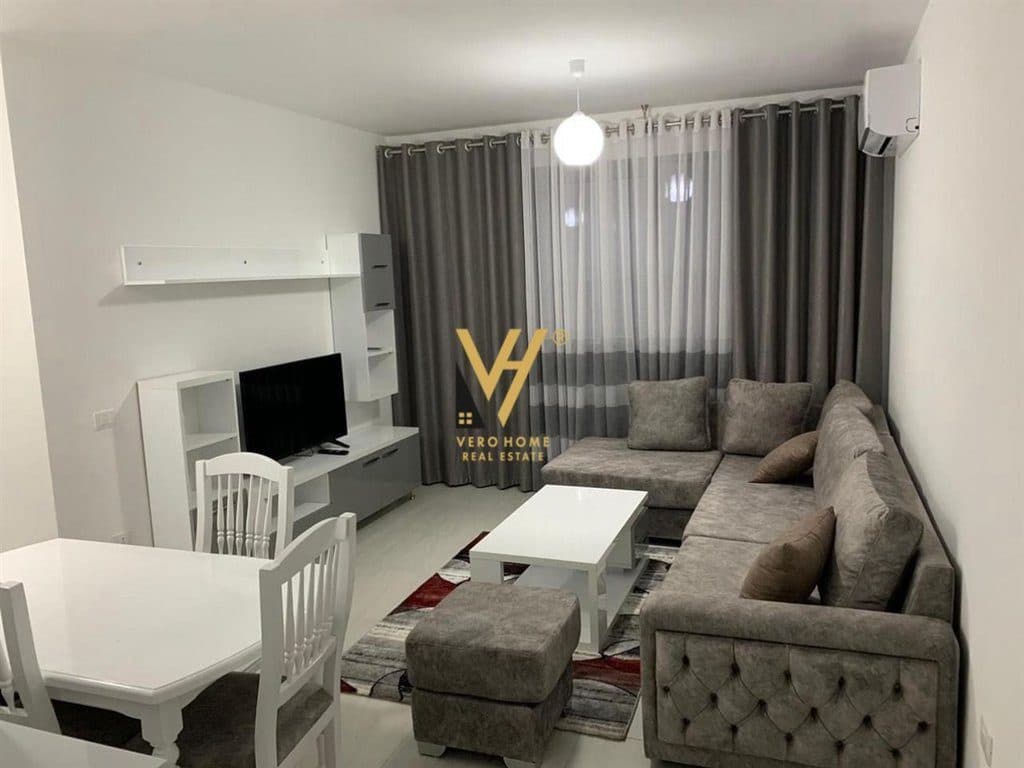 JEPET APARTAMENT 2+1+2+BLK ME QERA TE FIORI DI BOSKO 700 EURO