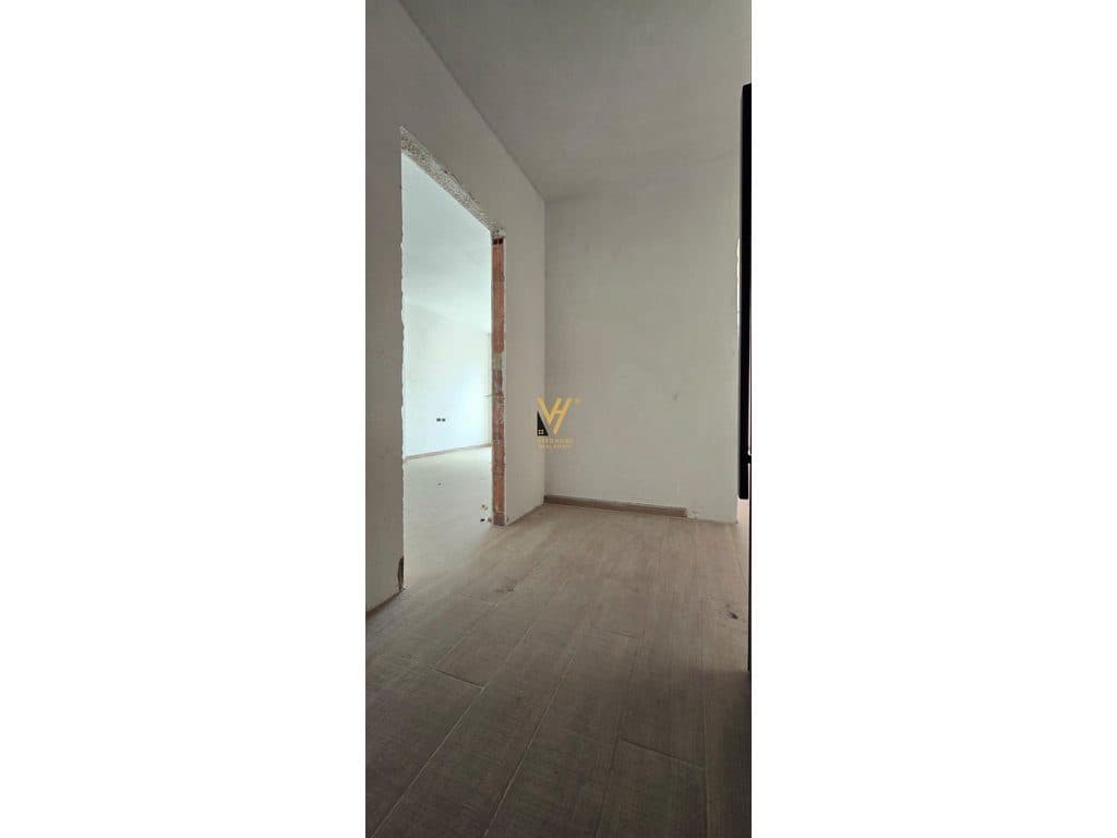 SHITET APARTAMENT 1+1 TE BULEVARDI I RI 140.000 EURO 2