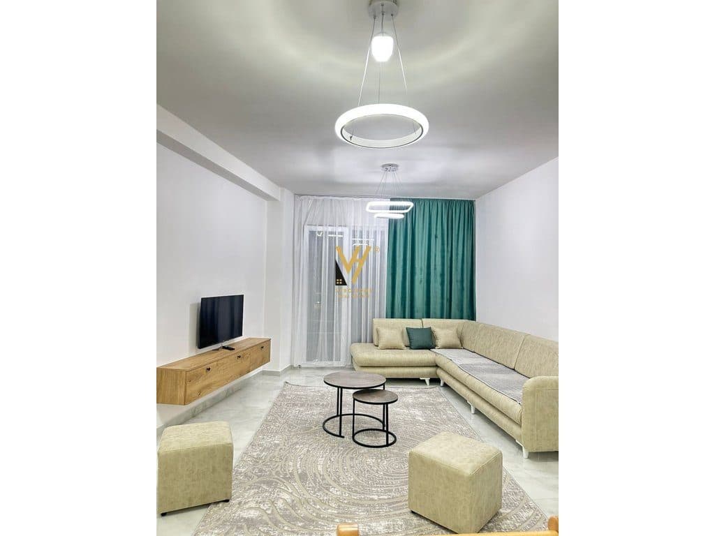 JEPET APARTAMENT 2+1+2 ME QERA NE ASTIR 60.000 LEKE