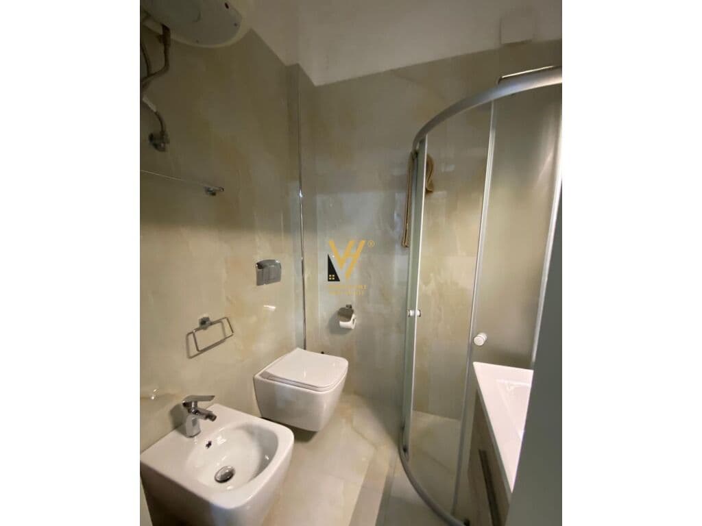 Shitet Apartament 1+1+ballkon te Hotel Adriatiku , Durres 45 m2 4