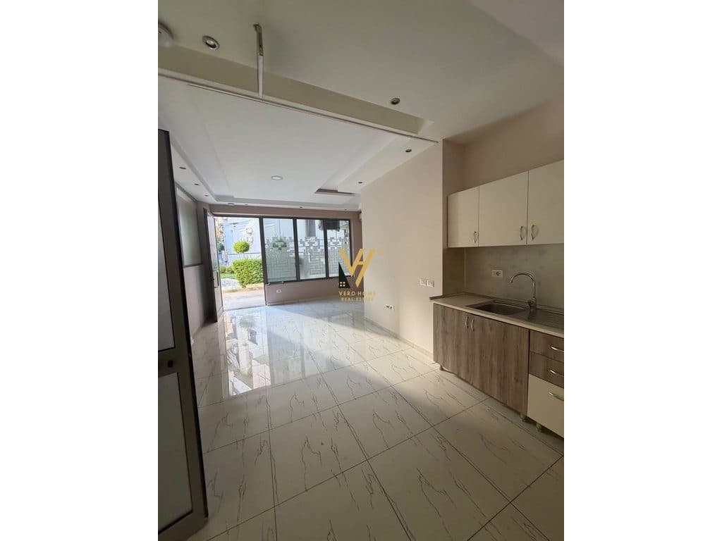 JEPET AMBIENT DUPLEX 122 M2 ME QIRA PRANË MUZEUT KOMBËTAR 1.500 EURO