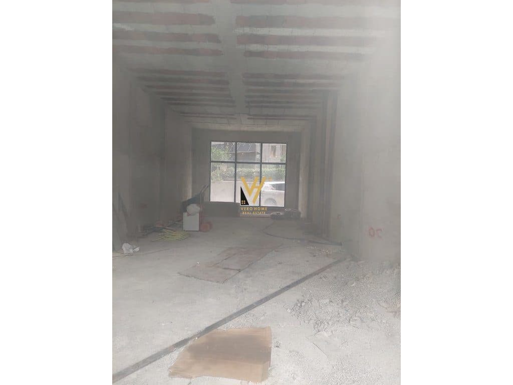 JEPET DYQAN 32 M2 ME QERA TE DONIKA CENTER 90.000 LEKE