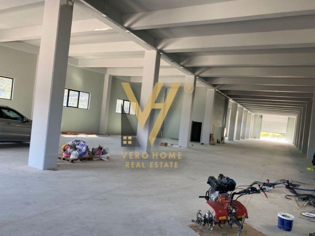 Shitet magazine dy kateshe 2000 m2 ne Vaqarr 4