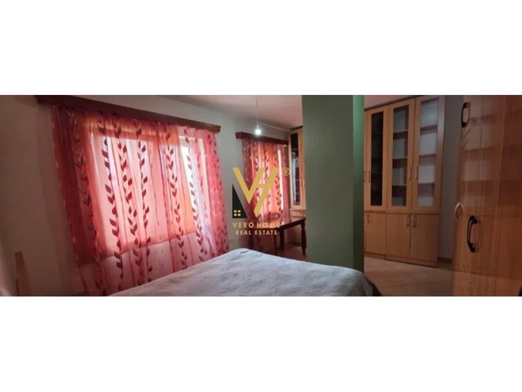 JEPET APARTAMENT 2+1+BLK ME QIRA TE RRUGA E DIBRES 55.000 LEKE 4