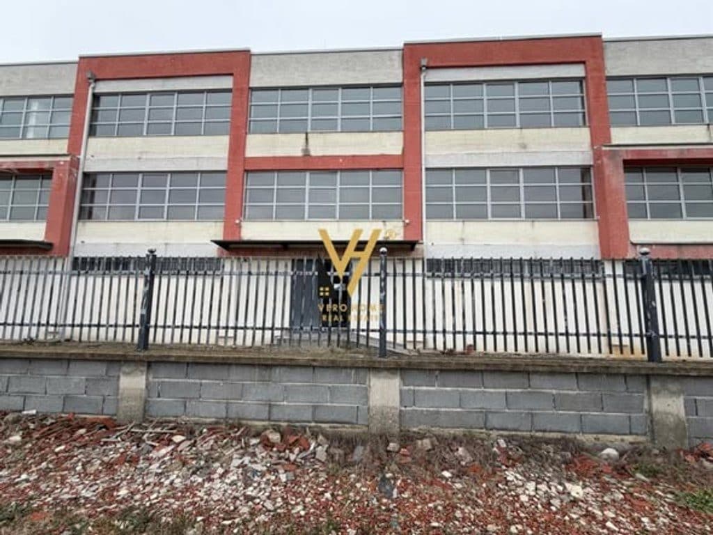 JEPET KAPANON 720 M2 ME QERA NE PRUSH 2.800 EURO