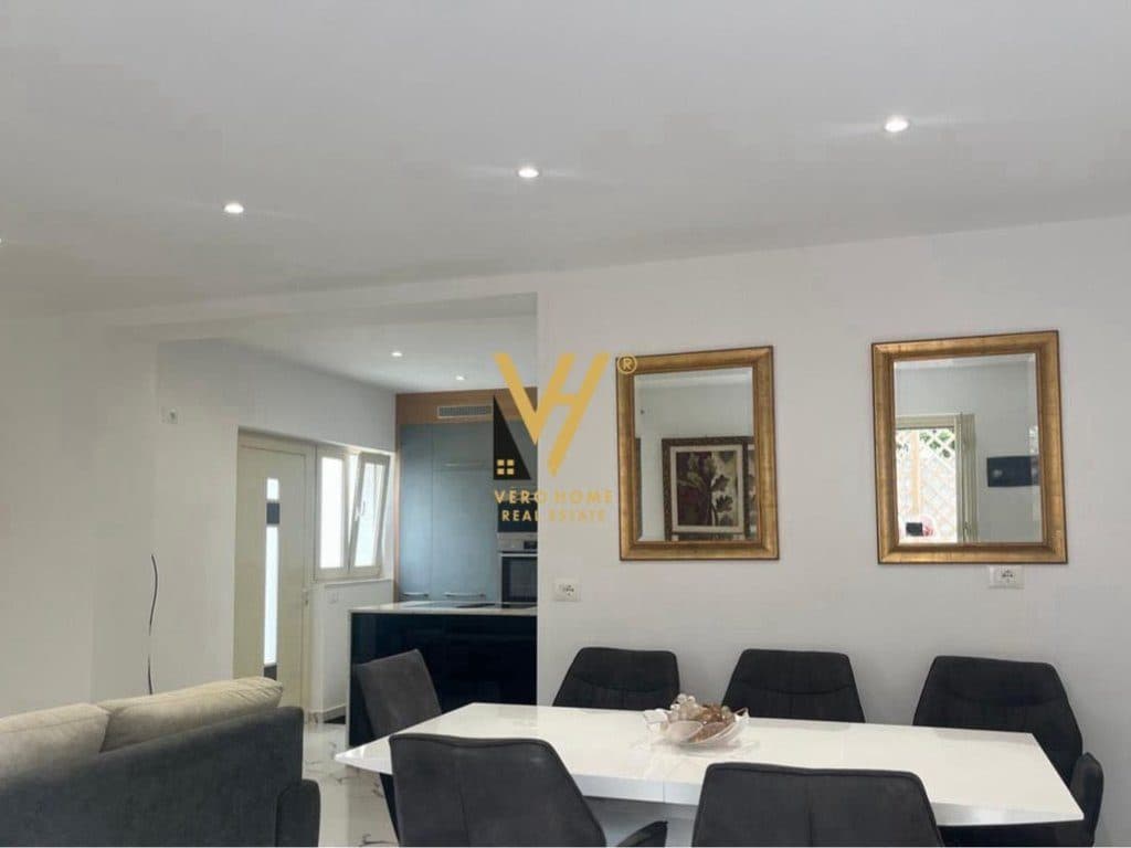 JEPET APARTAMENT 2+1 ME QERA TE RRUGA BESA 55.000 LEKE 2
