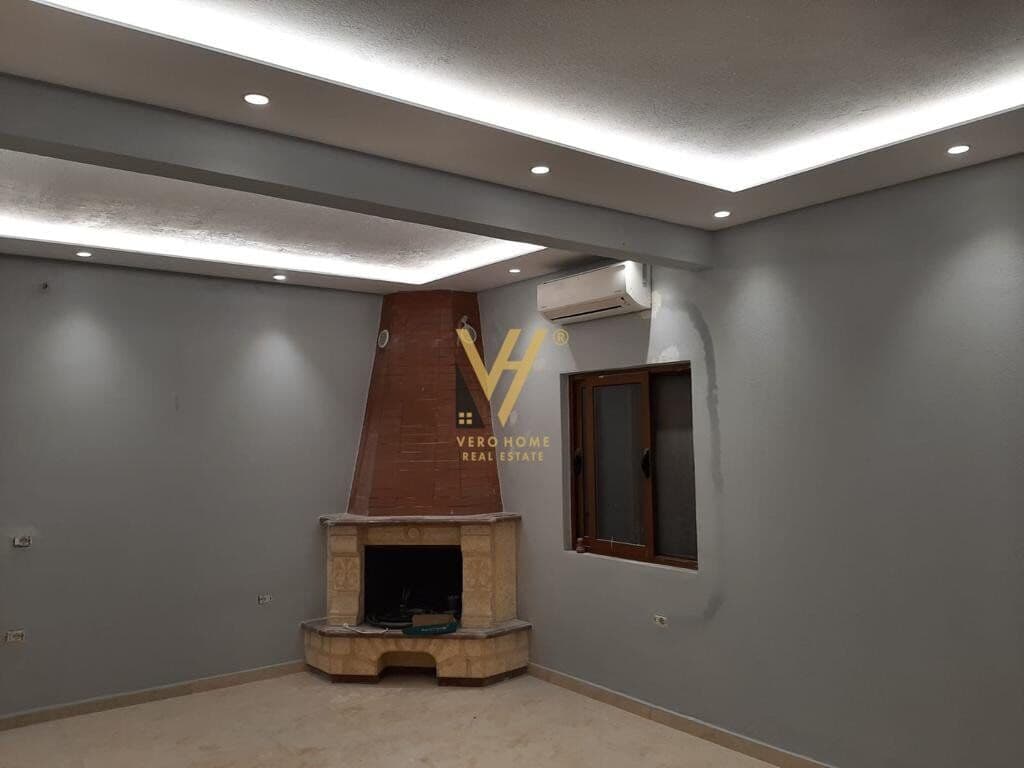 Jepet vile tre katshe me qera ne Fushe Mezeze 400 m2
