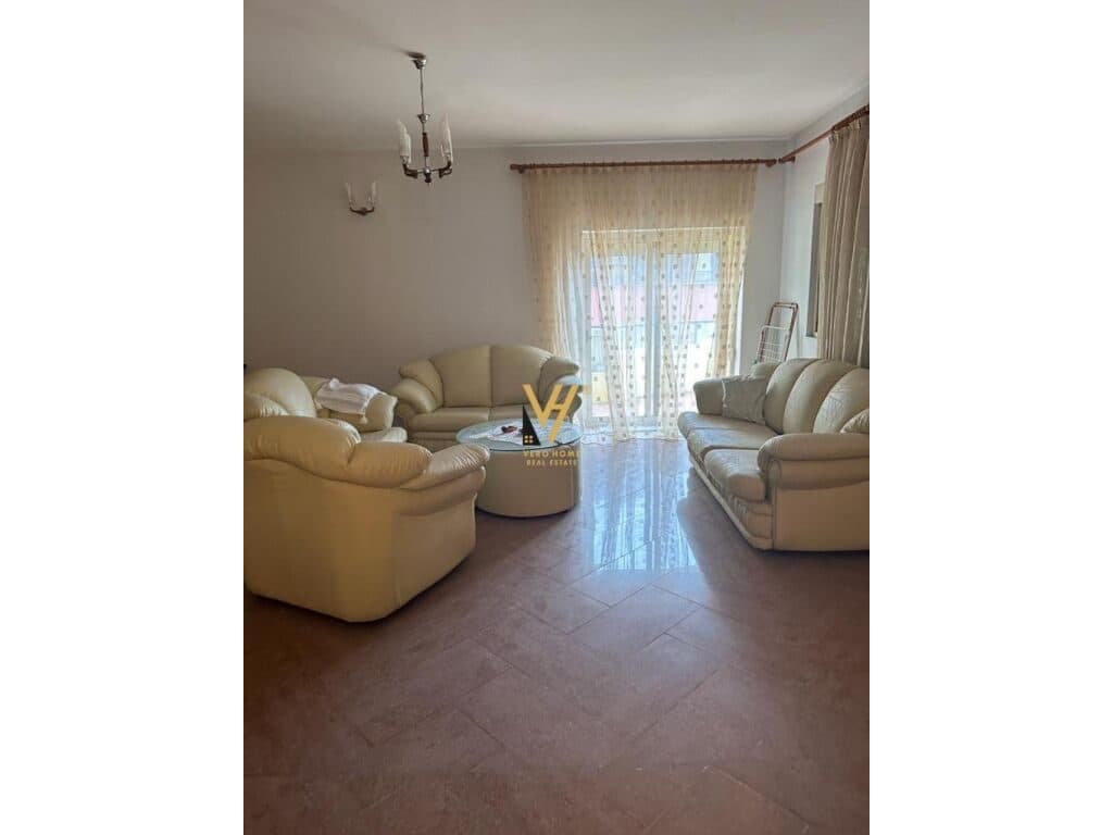 Jepet Apartament 3+1+2 me qera te Vollga, Durres 165 m2