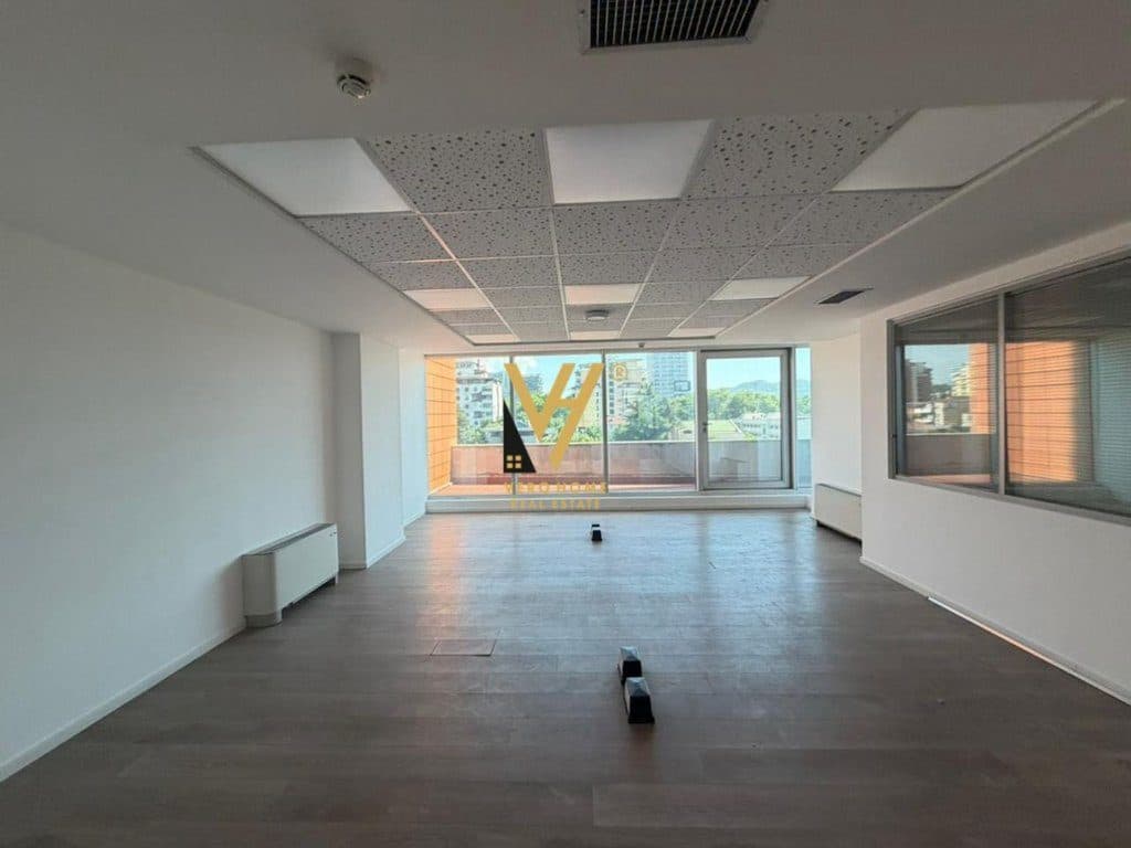 JEPET ZYRE 305 M2 ME QIRA TE GALERIA ETC 9.200 EURO