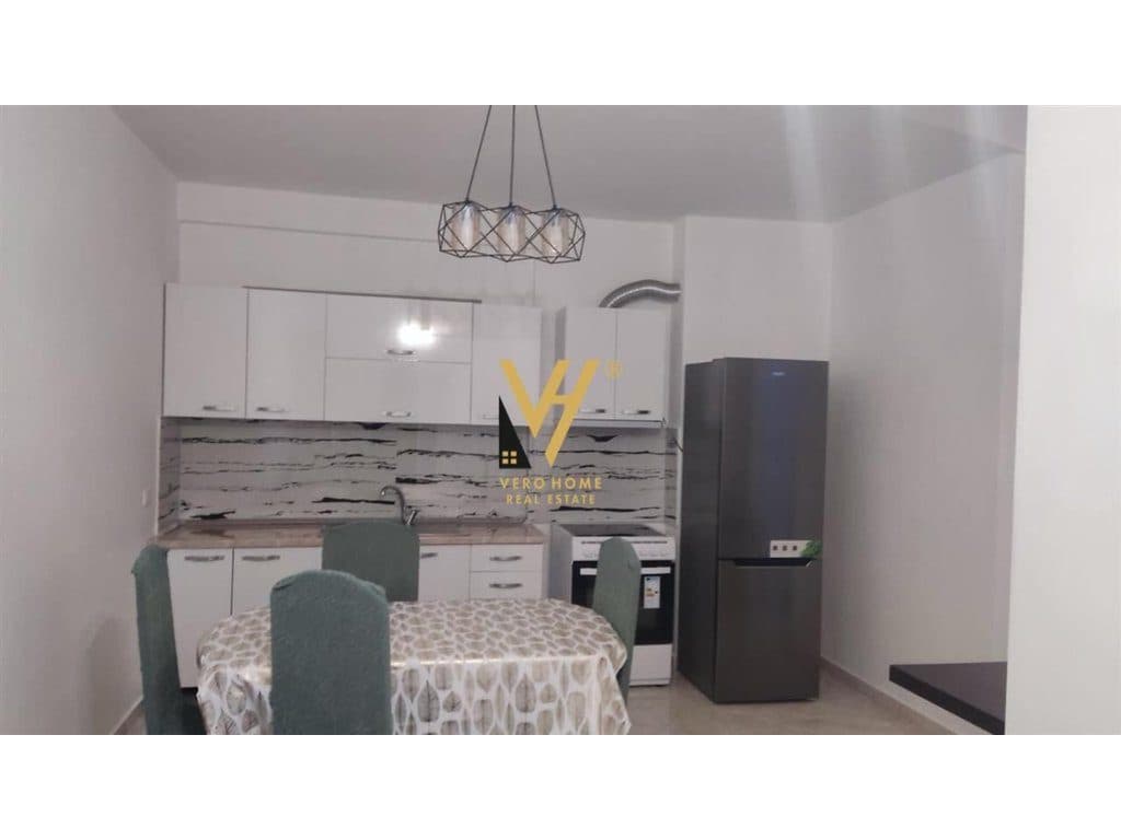 JEPET APARTAMENT 2+1+BLK TE KOMPLEKSI GRAND GALLERY , YZBERISHT ME QIRA 550 EURO 2