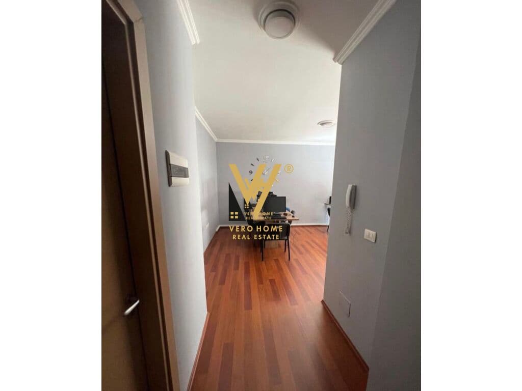 JEPET ZYRE 130 M2 ME QERA TE RRUGA 5 MAJI 1.200 EURO 3