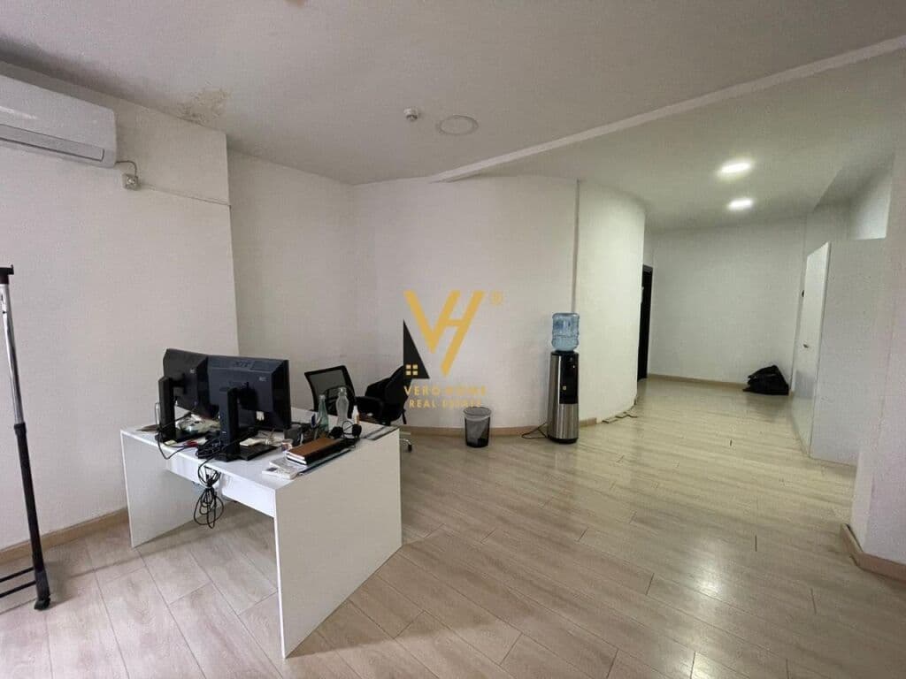 Jepet zyre me qera ne Bllok , Sheshi Willson 300 m2 4