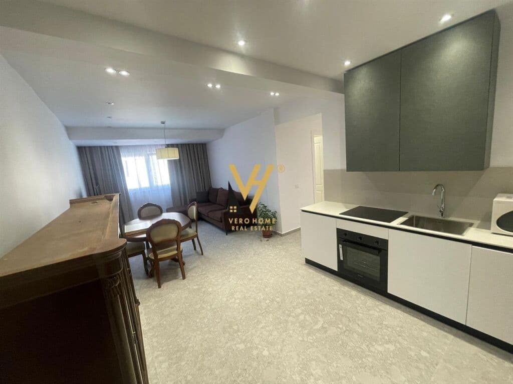Jepet Apartament 2+1+ballkon me qera ne Bllok , Rruga Abdyl Frasheri 100 m2