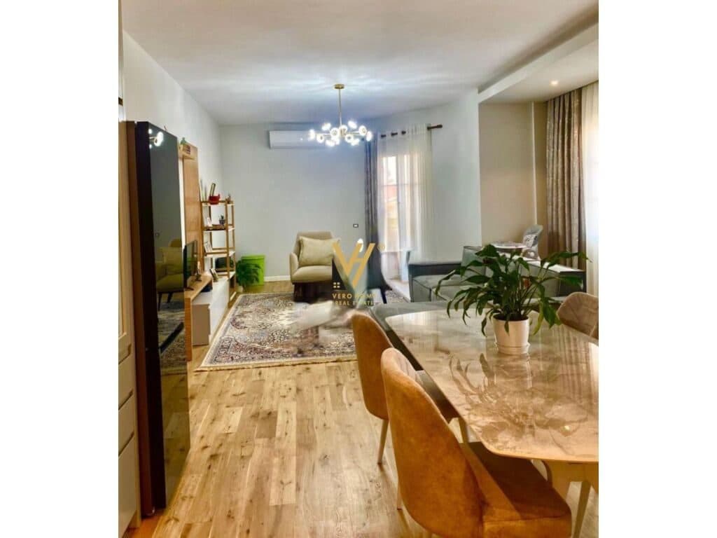 Jepet vile kater katshe me qera ne Selite 600 m2 3