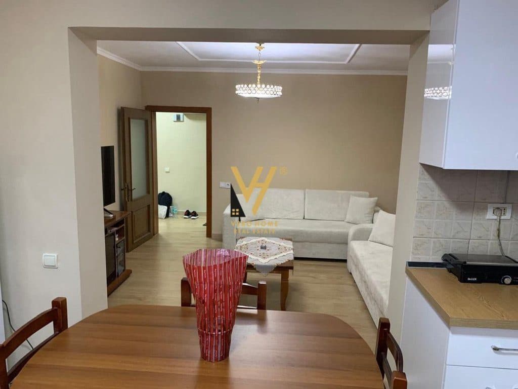 JEPET APARTAMENT 1+1+BLK ME QERA TEK PEDIATRIA 45.000 LEKE
