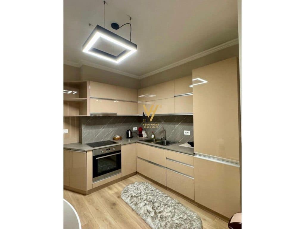 JEPET APARTAMENT 1+1 ME QIRA TE BLLOKU 900 EURO 2