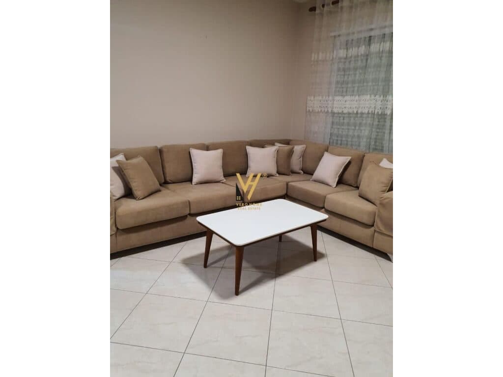 Jepet Apartament 2+1+2+ballkon me qera te Rruga e Kavajes 110 m2