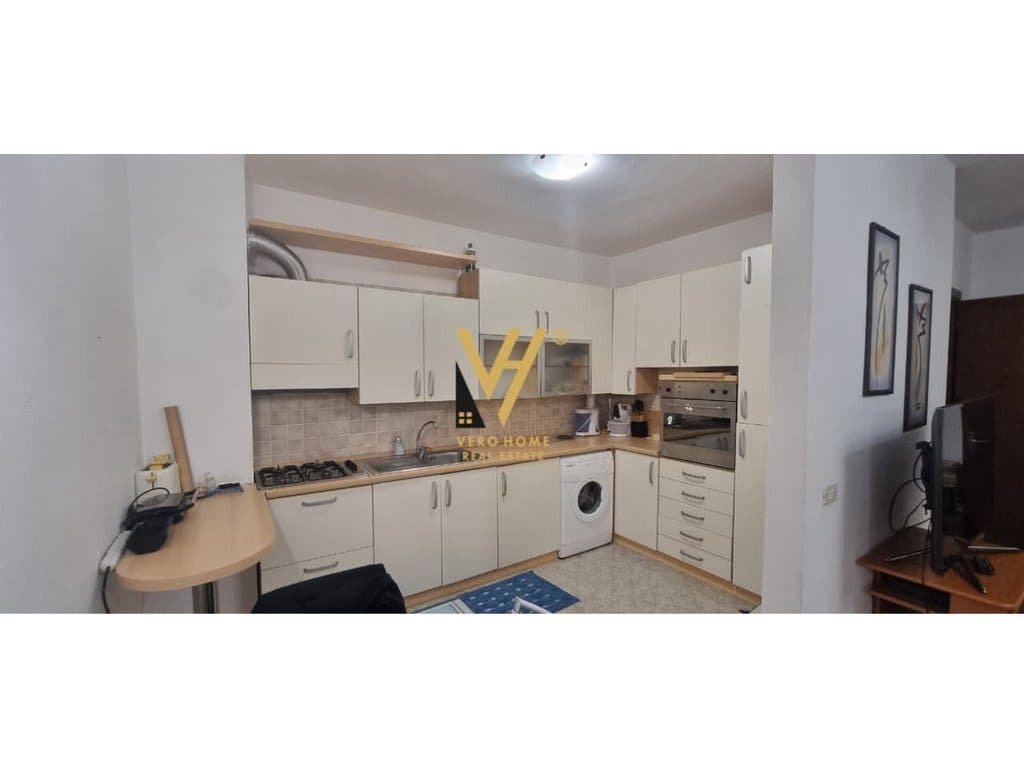 JEPET APARTAMENT 1+1+BLK ME QERA TE PAZARI I RI 700 EURO 3