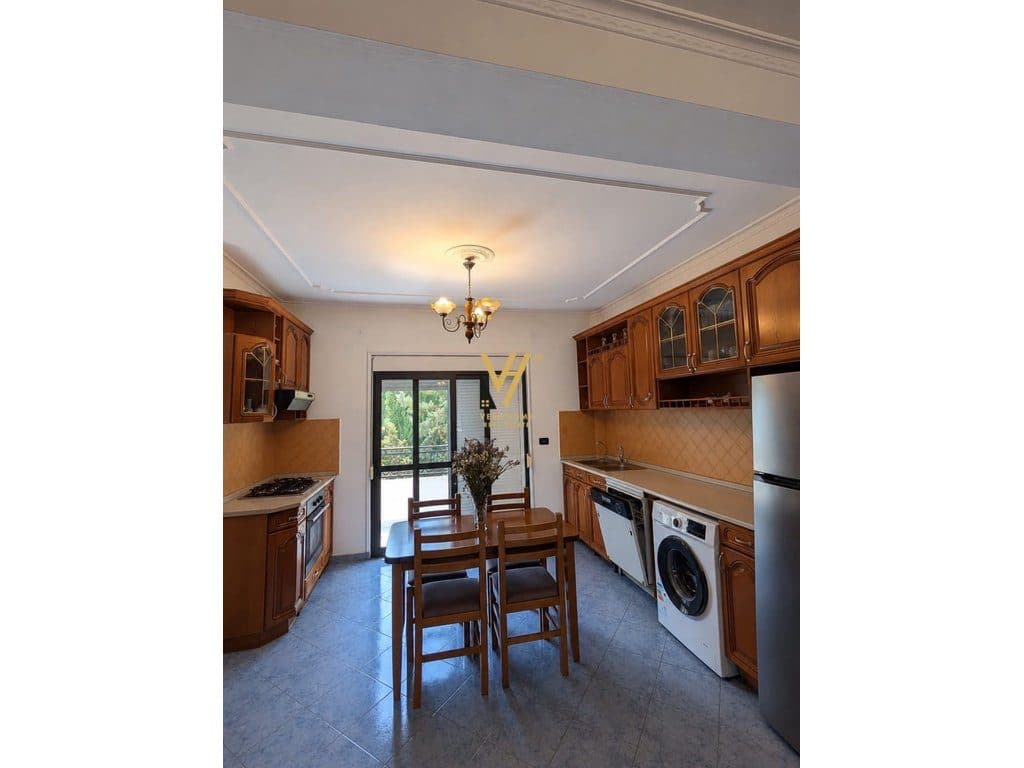 JEPET APARTAMENT 2+1+BLK ME QERA TEK BULEVARDI I RI 52.000 LEKE 2