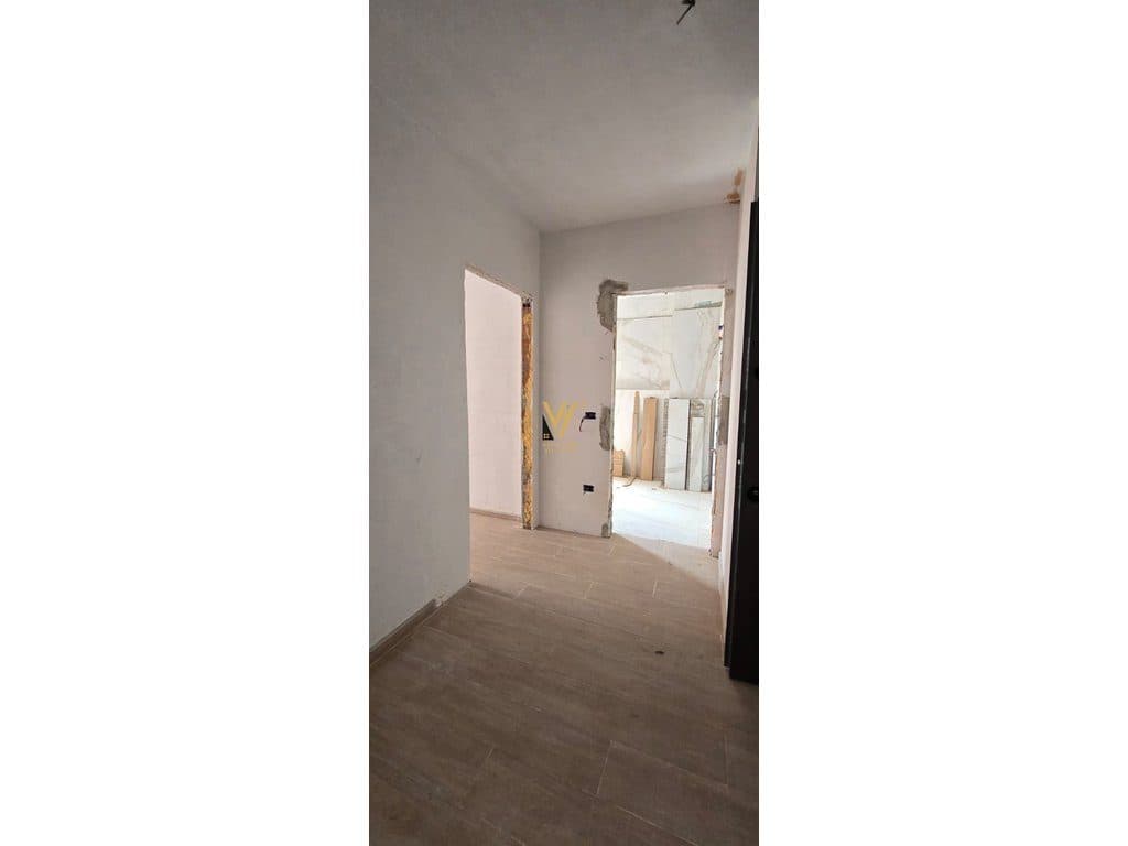 SHITET APARTAMENT 1+1 TE STACIONI I TRENIT 140.000 EURO 4