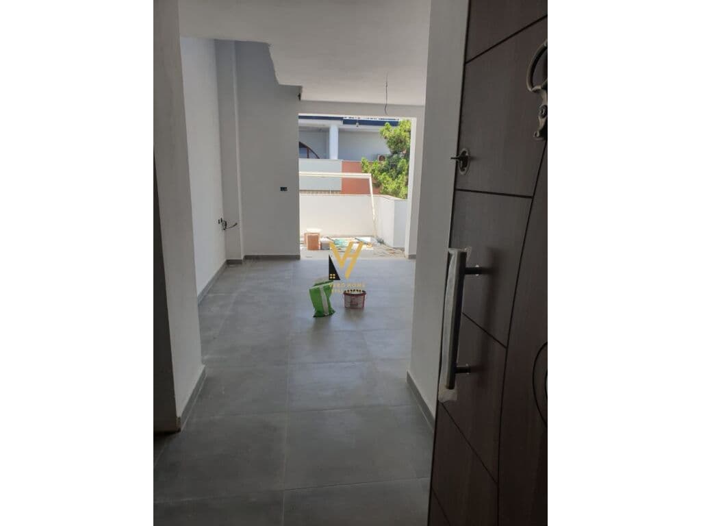 Shitet Apartament 1+1+ballkon ne Golem 72 m2