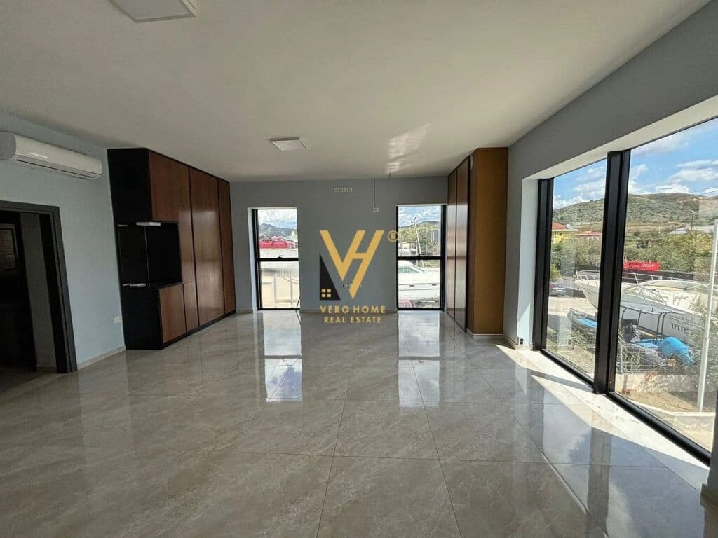 Shitet Kapanon dhe Truall ne Marikaj , Vore 1620 m2