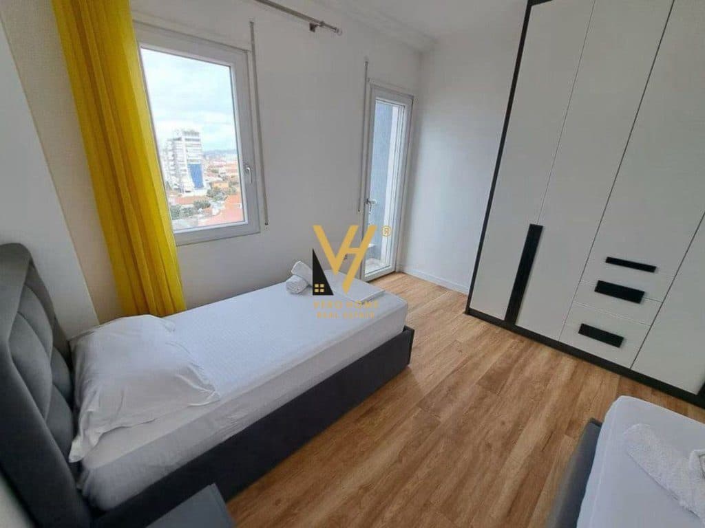 JEPET APARTAMENT 2+1+2+BLK ME QERA TE PAZARI I RI 1.250 EURO 4