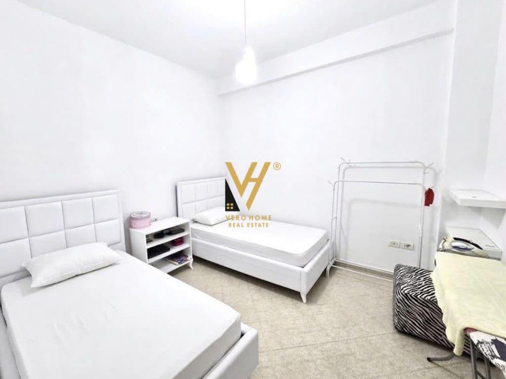 JEPET APARTAMENT 2+1+BLK ME QERA NE YZBERISHT 50.000 LEKE 3