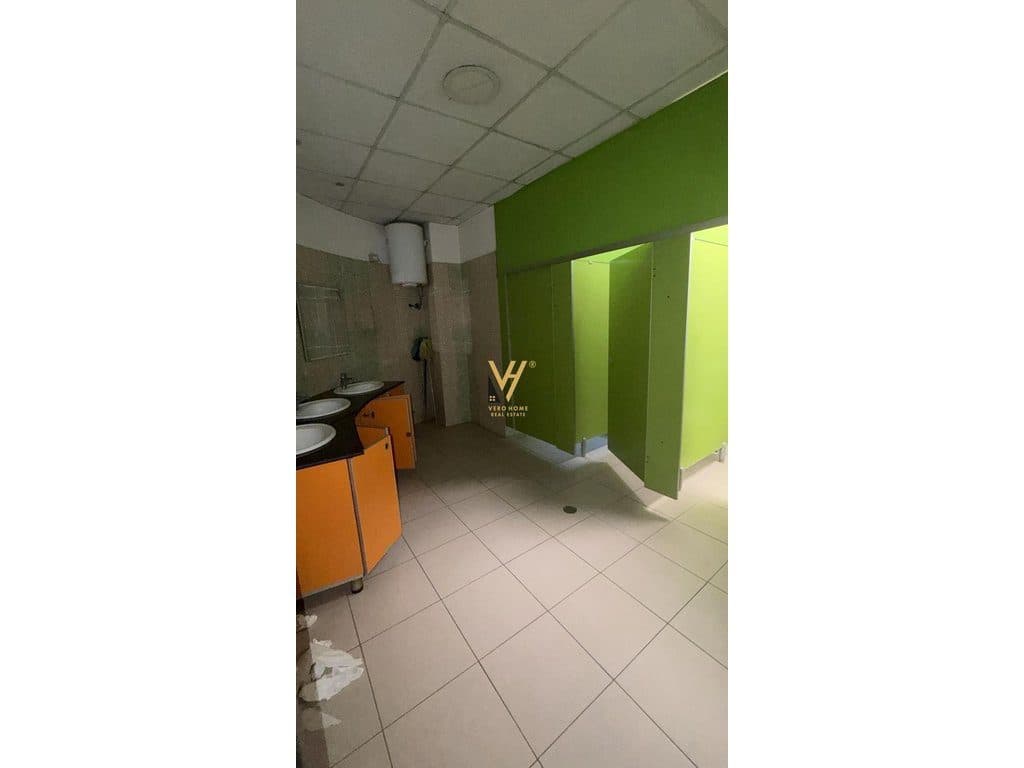 JEPET AMBIENT BIZNESI 330 M2 ME QIRA NE BLLOK 4.500 EURO 4