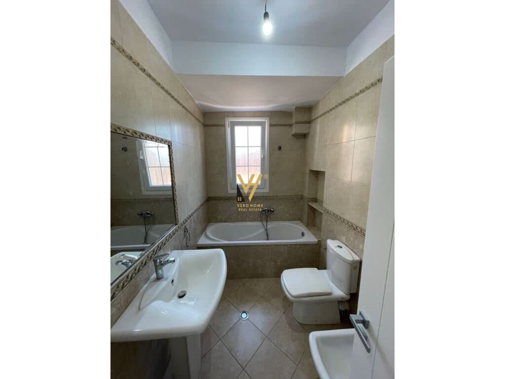 Shitet Apartament 2+1+ballkon te 21 Dhjetori 74 m2 4