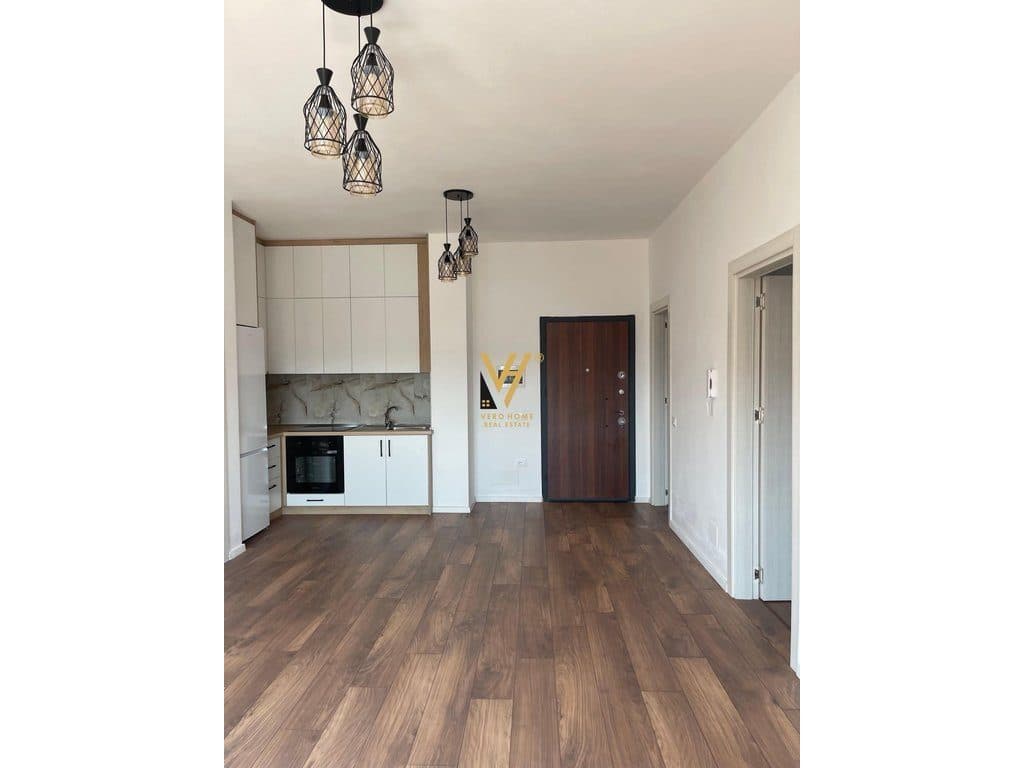 JEPET ZYRE 100 M2 ME QIRA NE PASKUQAN 45.000 LEKE 2