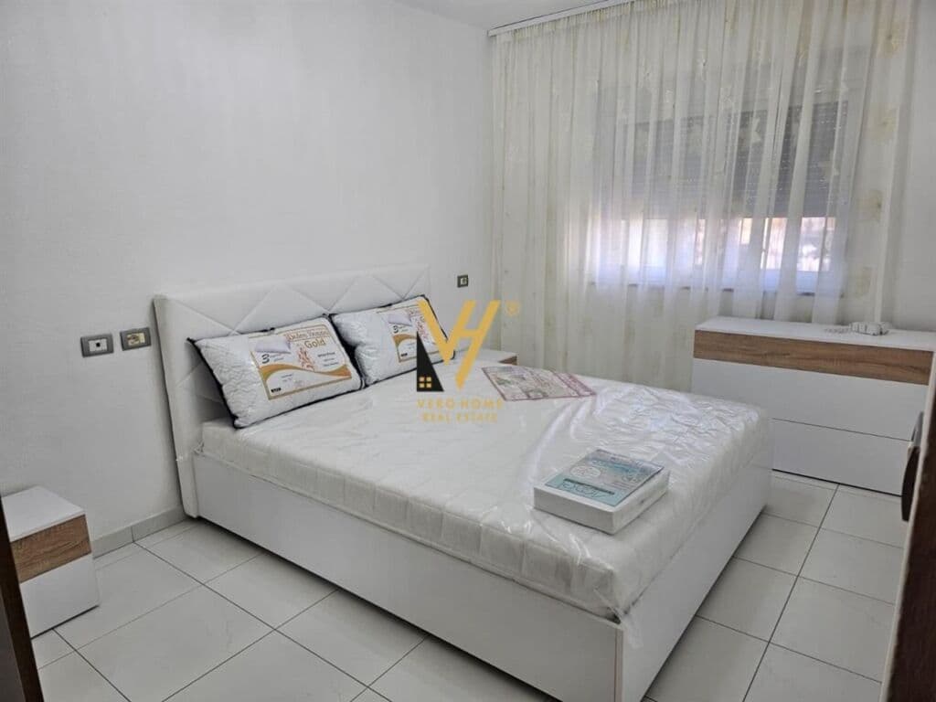 Jepet Apartament 3+1+ballkon me qera te Rruga Bardhyl 90 m2 4