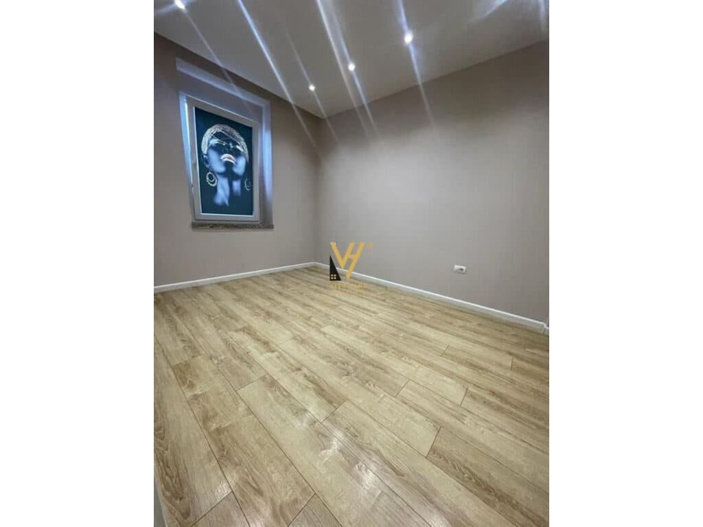 Jepet zyre me qera te Stadiumi Dinamo 65 m2 3