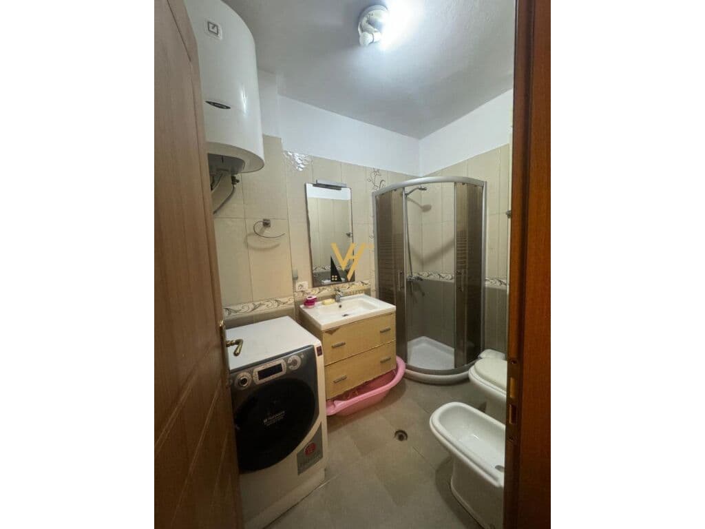 Jepet Apartament 2+1+2 me qera te Rruga 5 Maji 105 m2 3