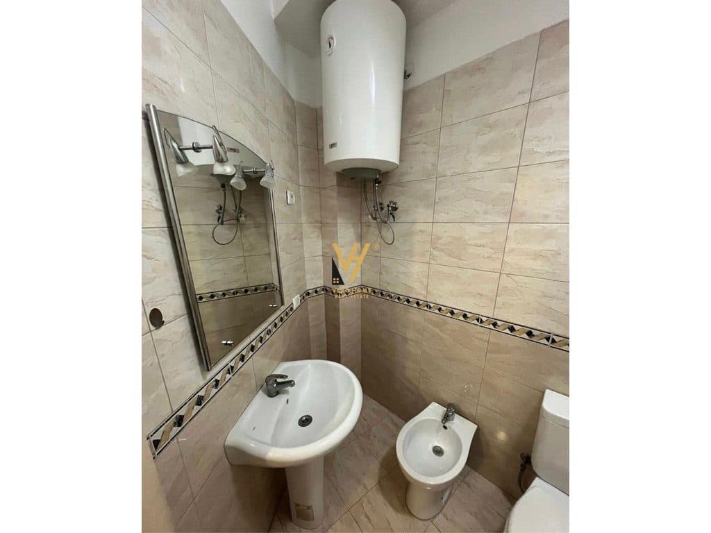 JEPET APARTAMENT 1+1+BLK ME QIRA TE LIQENI THATE 45.000 LEKE 4